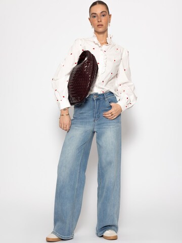 SASSYCLASSY Blouse in White