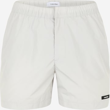 Calvin Klein Swimwear - Bermudas en gris: frente