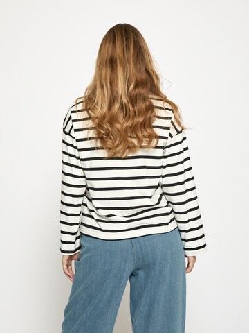 Top 'Nayala' di Peppercorn in nero