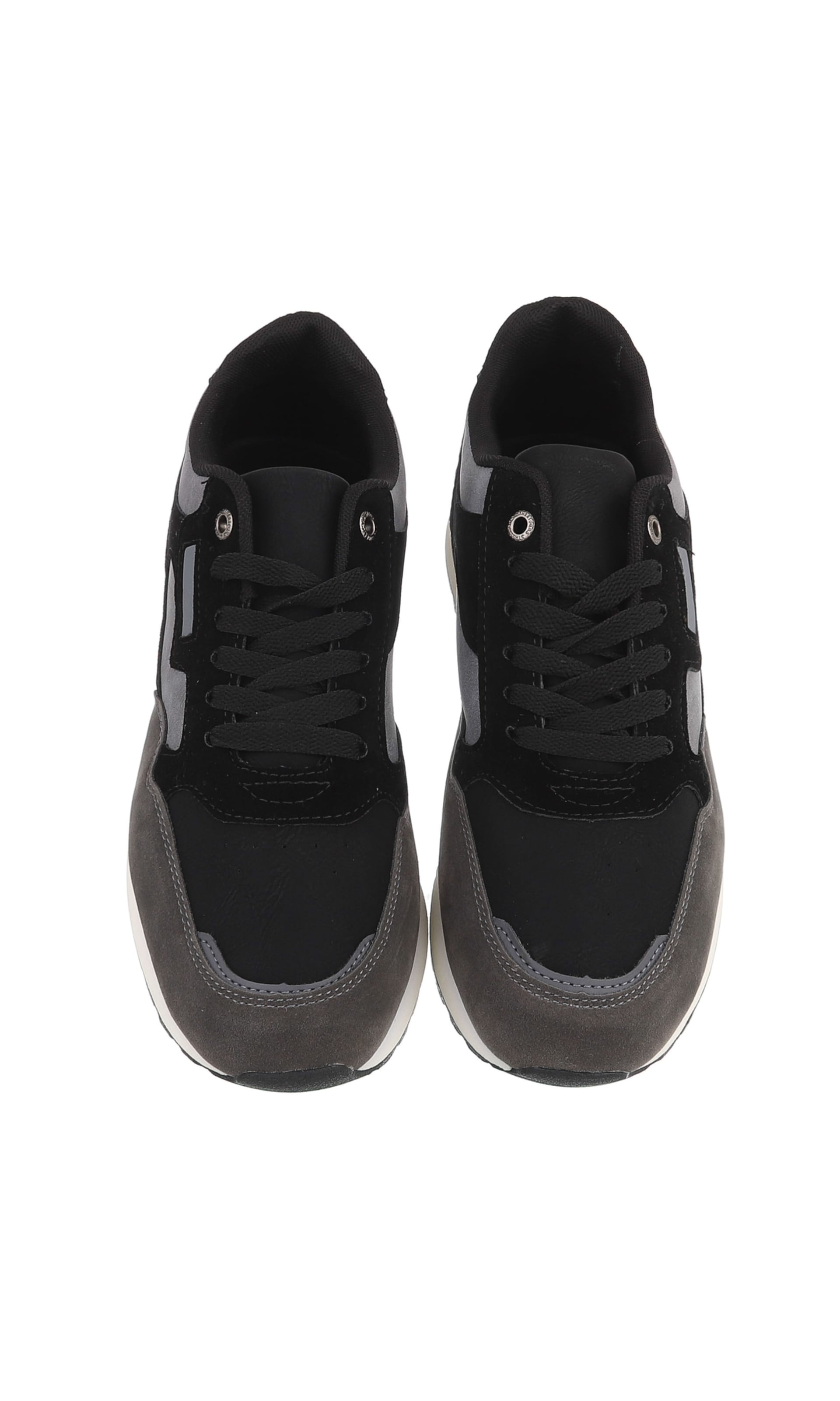 CoolWalk Sneakers in Black