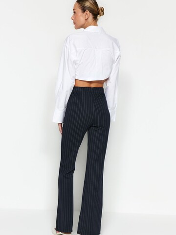Trendyol Bootcut Hose in Blau