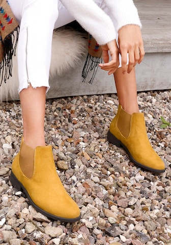 LASCANA Chelsea Boots in Yellow: front