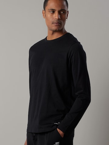 OWN Off With Nature - Camiseta en negro: frente