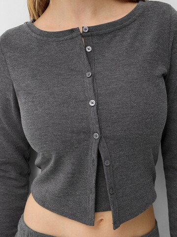 Cardigan Bershka en gris