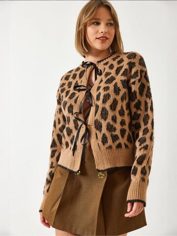 Cardigan Bianco Lucci en beige : devant