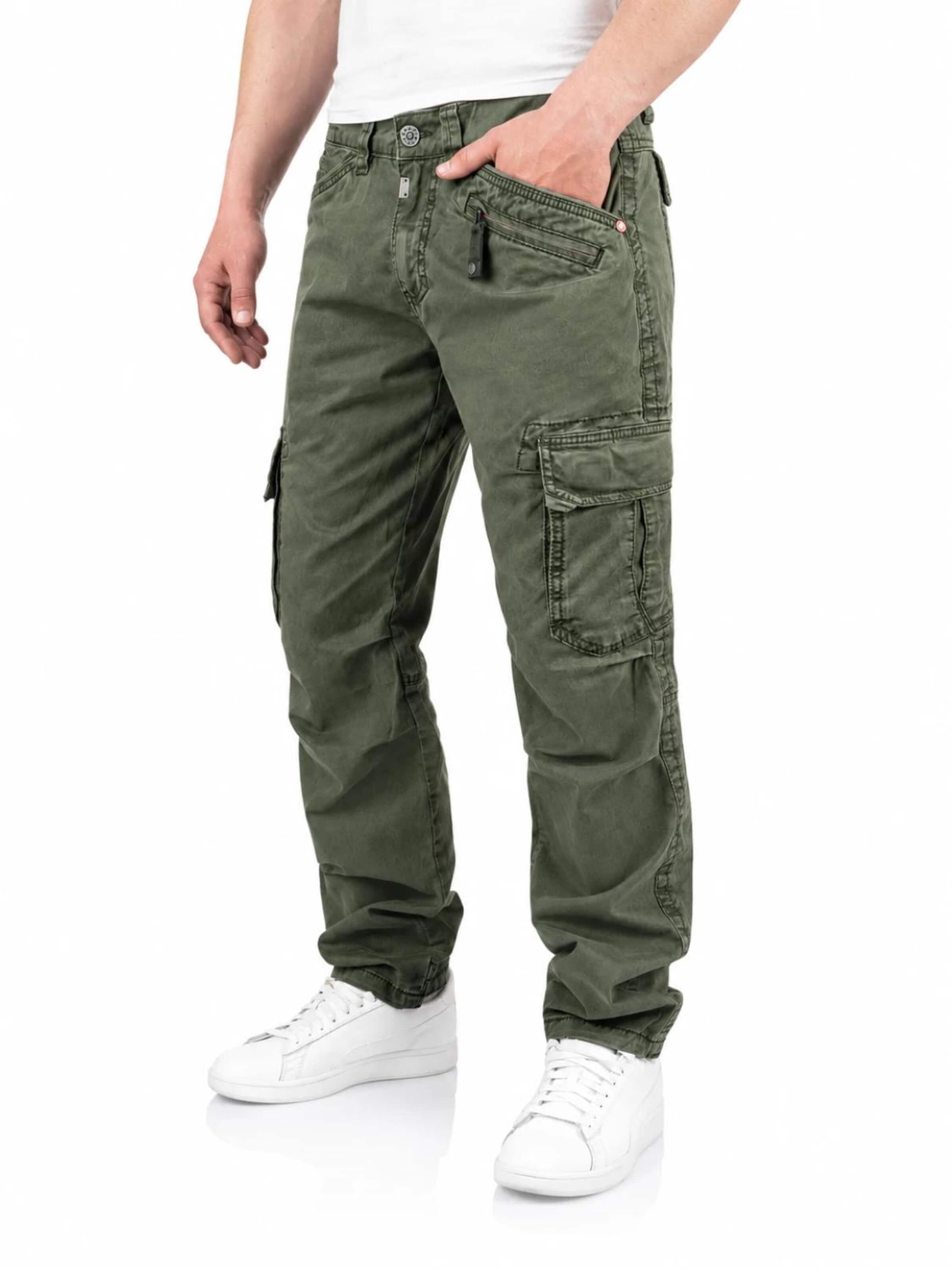 regular Pantaloni cargo di TIMEZONE in verde: frontale