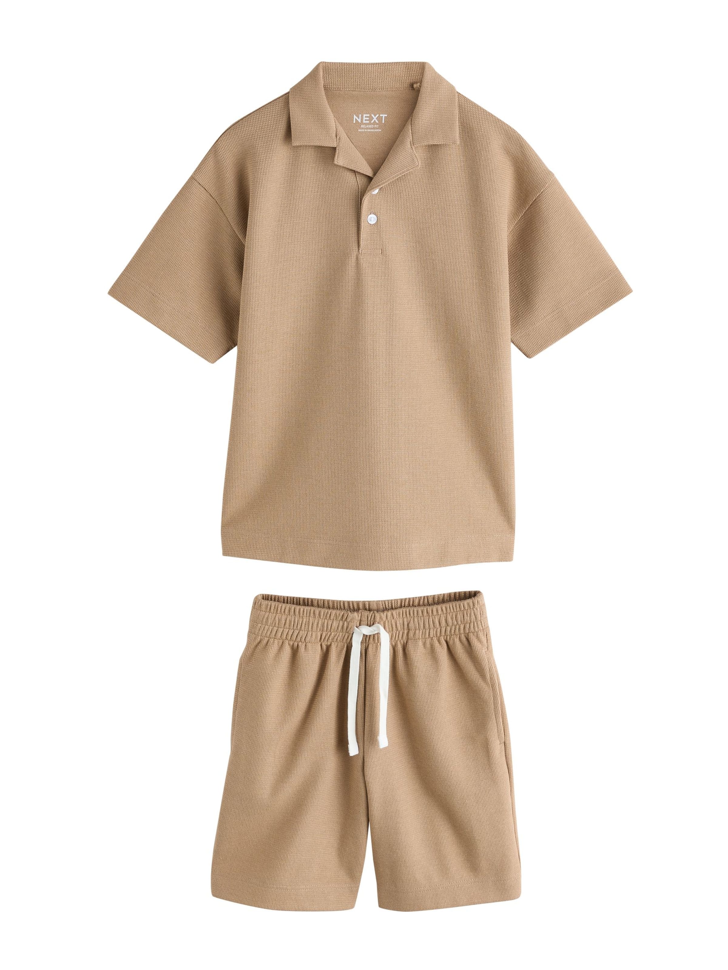 Next Set in Bruin: voorkant