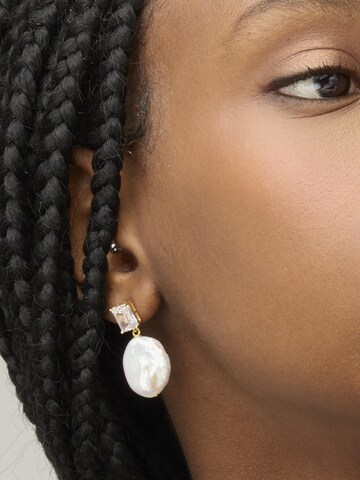 Luxenter Earrings 'Dyafa' in White