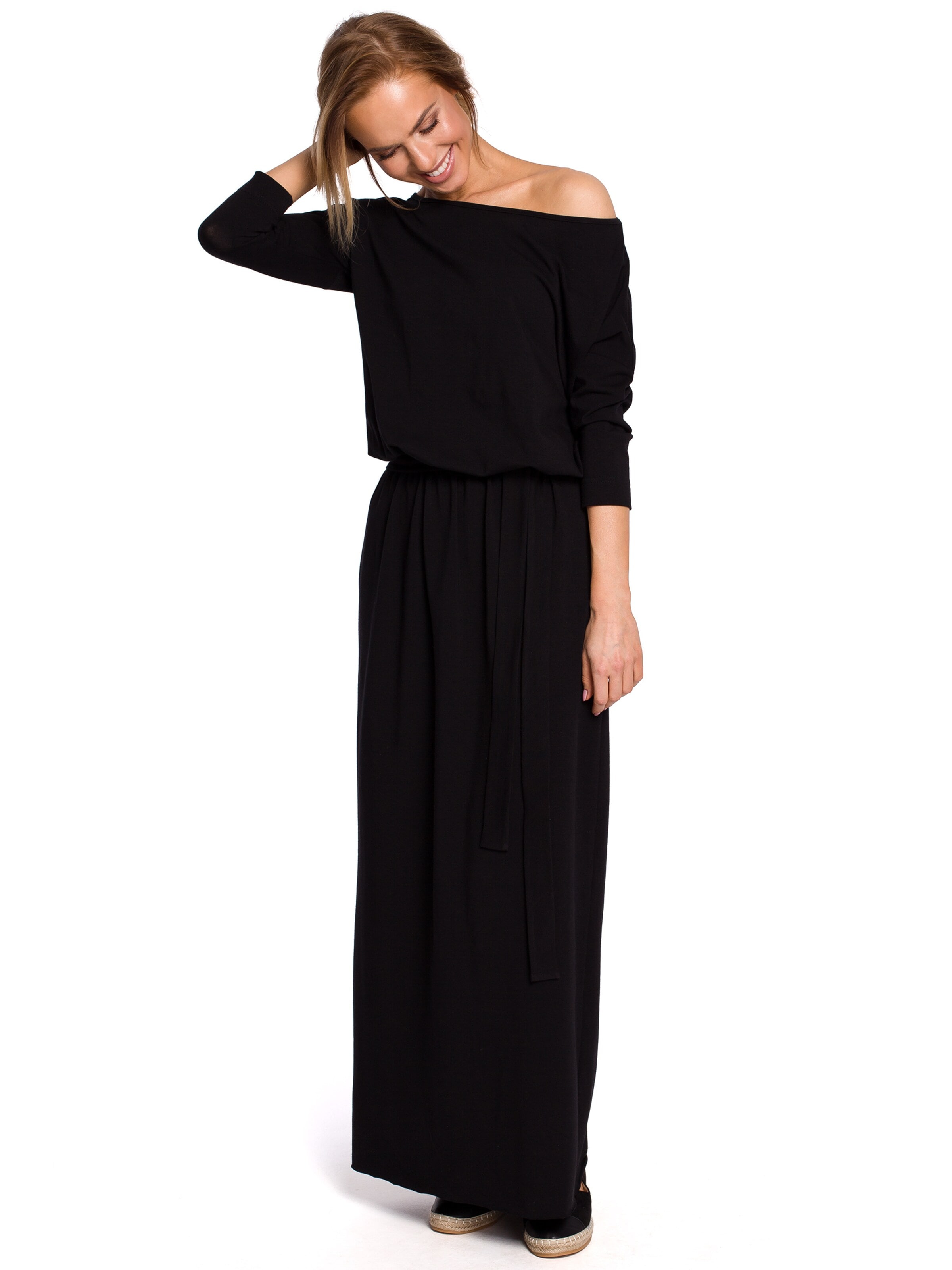 Rochie de la made of emotion pe negru