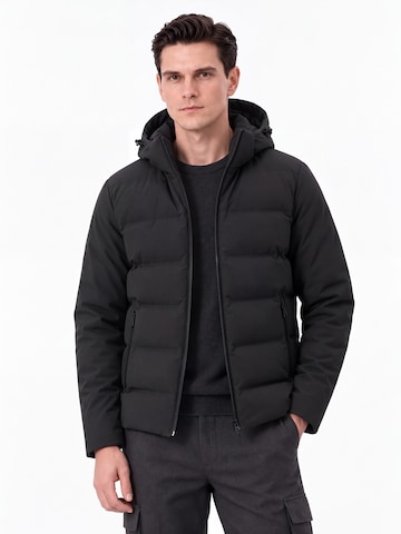 ALLTHEMEN Winter Jacket 'Wärmekammer' in Black: front