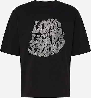 Low Lights Studios T-shirt 'Rhine' i svart: framsida