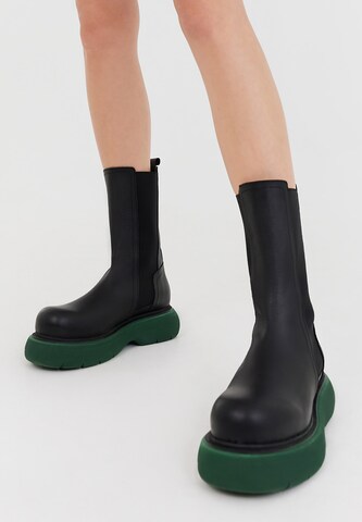 LERA NENA Chelsea boots 'Chunky' in Zwart: voorkant