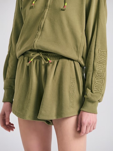 Funky Buddha Loosefit Broek in Groen: voorkant