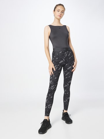 ADIDAS PERFORMANCE Skinny Fit Спортен панталон 'Techfit Camo' в сиво