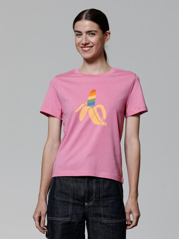 Watapparel Shirt ' Rainbow Banana ' in Pink: front