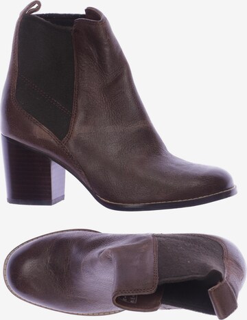CLARKS Dress Boots in 36 in Brown: front