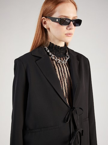 SISTERS POINT - Blazer 'VAGNA' em preto