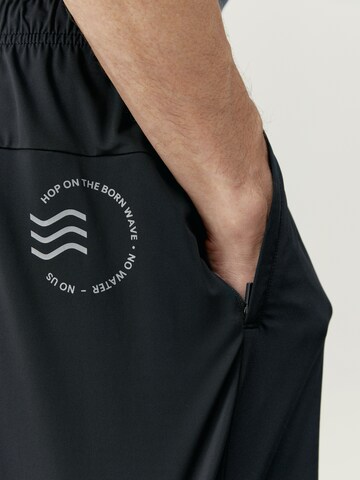 Regular Pantalon de sport 'Orinoco' Born Living Yoga en noir