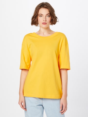 UNITED COLORS OF BENETTON Тениска в жълто: отпред