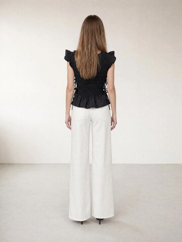 ARMIE Top 'The Emma Smock Top' – černá