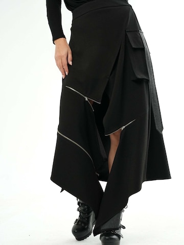 Metamorphoza Skirt in Black