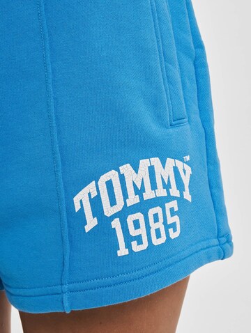 Tommy Jeans Regular Shorts '85' in Blau