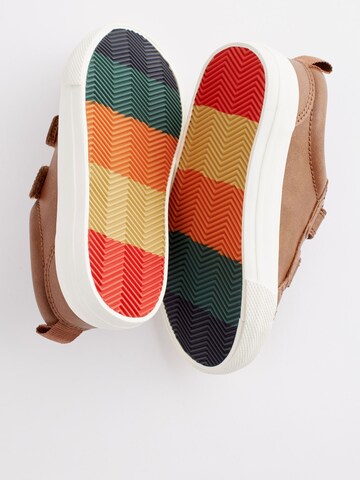 Baskets Next en marron
