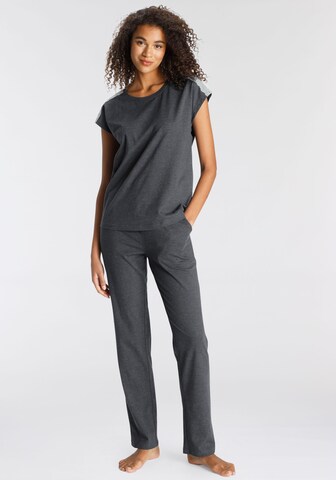 s.Oliver Pyjama in Grau