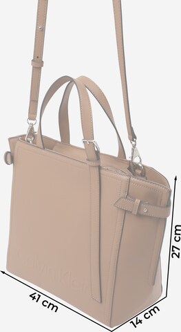 Calvin Klein Shopper in Brown