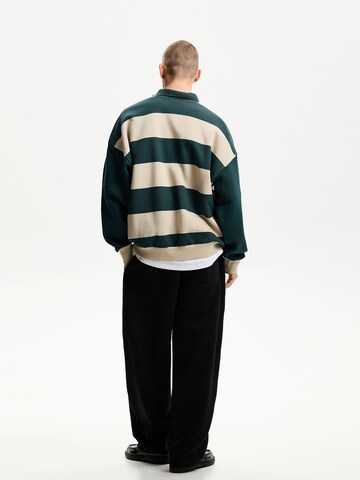 BershkaLoosefit Hlače - crna boja
