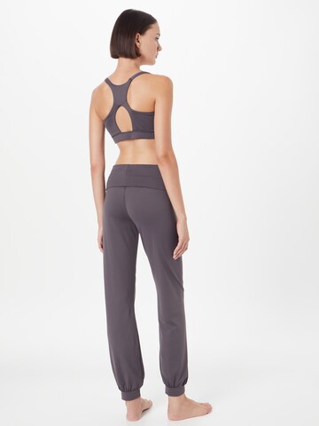 Effilé Pantalon de sport 'Breath' CURARE Yogawear en gris