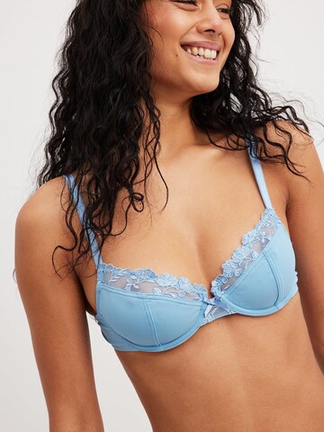 NA-KD Bra in Blue: front