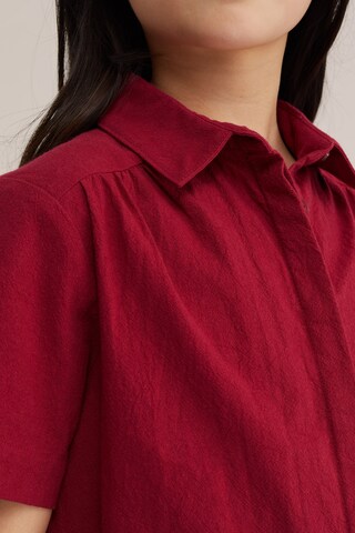 Bluză de la WE Fashion pe roșu