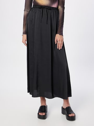 Monki Skirt in Black: front