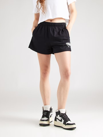 Regular Pantaloni de la Nike Sportswear pe negru: față