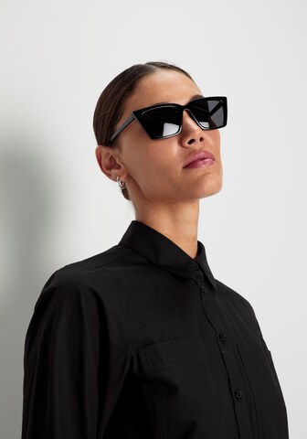 HECHTER PARIS Blouse in Black