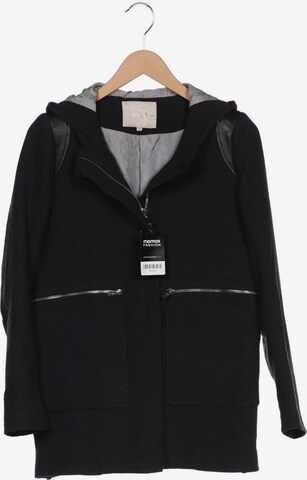 Maje Jacket & Coat in S in Black: front