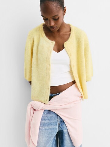Cardigan Pull&Bear en jaune : devant