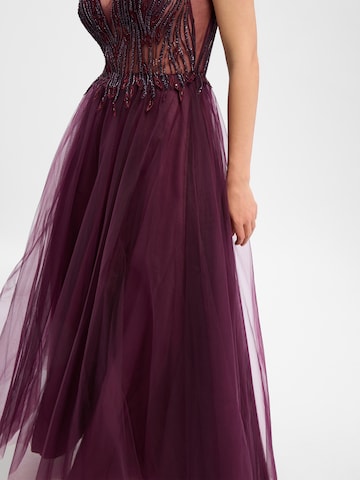 Laona Evening dress in Red