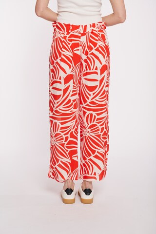 Loosefit Pantalon à pince 'Ci44ra' Hailys en rouge