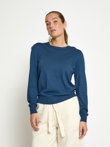 Pullover 'Tana' di Peppercorn in blu: frontale