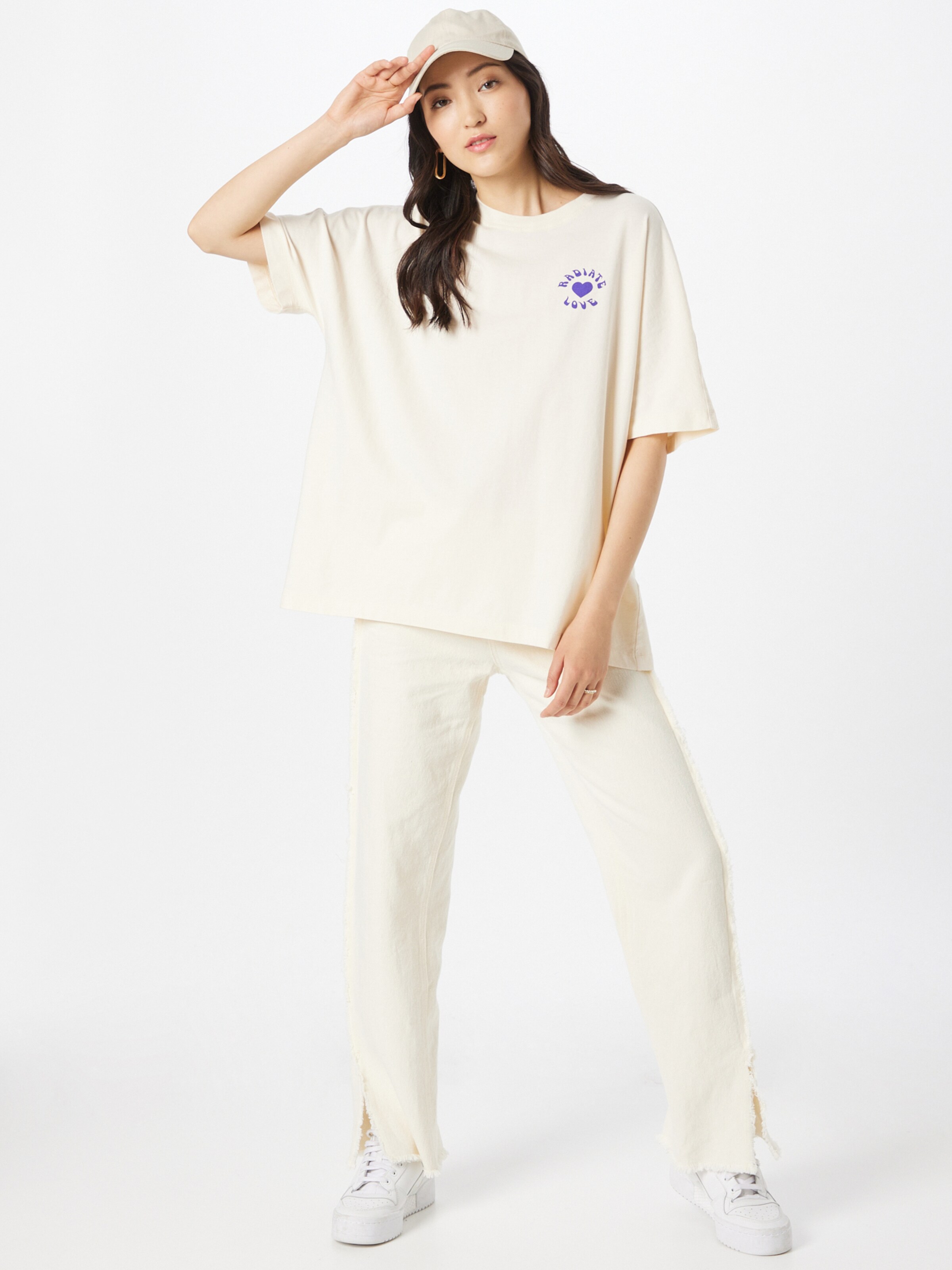 Frauen Shirts & Tops CATWALK JUNKIE T-Shirt 'LOVE REVOLUTION' in Beige - OX00613 Frauen Shirts & Tops CATWALK JUNKIE T-Shirt 'LOVE REVOLUTION' in Beige - OX00613