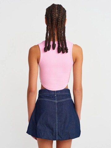 Haut Dilvin en rose
