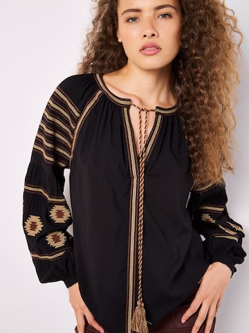 Apricot Blouse 'Aztec Embroidered' in Zwart