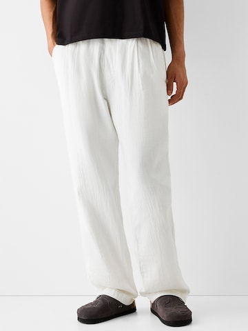 Loosefit Pantaloni di Bershka in bianco: frontale