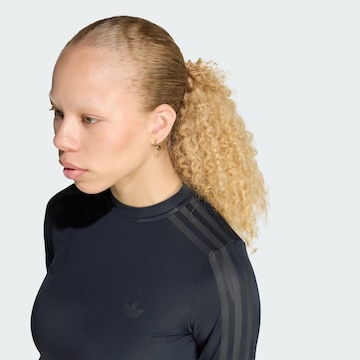 ADIDAS ORIGINALS - Camiseta 'Adiluna Season 2 x Jennie' en negro