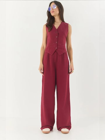 Bianco Lucci Hosenanzug in Rot: Vorderseite