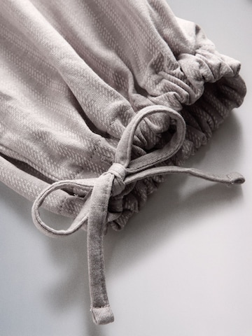 The Set Pyjama in Grau