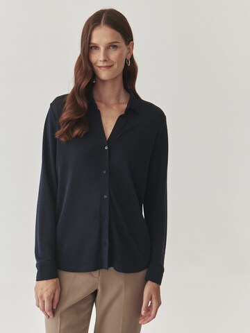 TATUUM Blouse in Black: front