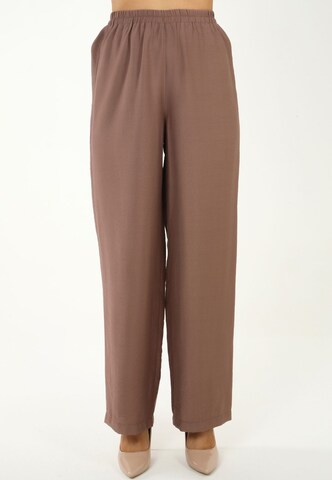 Loosefit Pantaloni con pieghe di Awesome Apparel in marrone: frontale